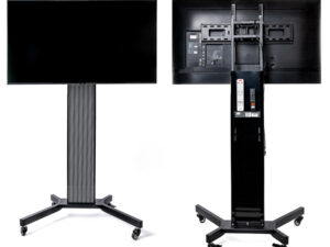 Zwei schwarze Flachbildfernseher auf mobilen Ständern mit Rollen, einer von vorne, einer von hinten sichtbar.