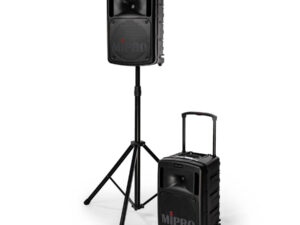 Schwarzer Mipro-Verstärker auf Stativ neben tragbarem Mipro-Verstärker mit Teleskopgriff