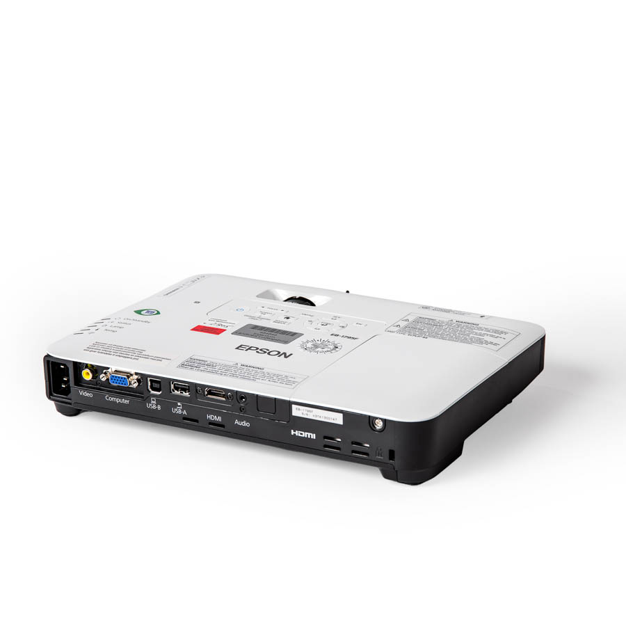 Flacher Epson-EB-1795F-Beamer mit verschiedenen Anschlüssen wie Video, Computer, USB, HDMI und Audio auf der Rückseite