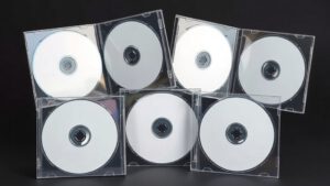 Bild von mehreren DVDs in transparenten Hüllen
